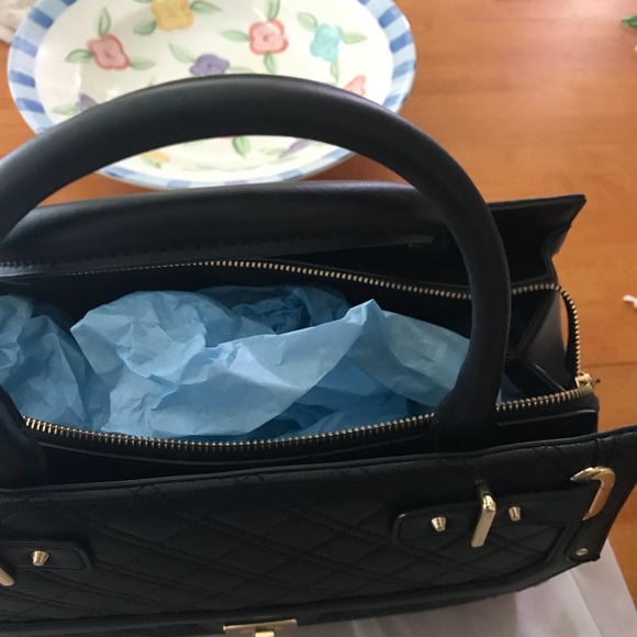 Calvin Klein large purse - Picture 4 of 4